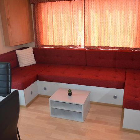 Hotel Mobilheim 16 A 17 - Vyrovicka Prehrada Vyr à Vyrovice Extérieur photo